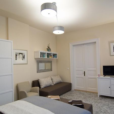 Zora Apartman Eger Luaran gambar