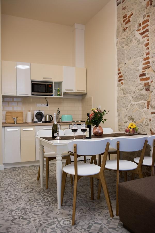 Zora Apartman Eger Luaran gambar