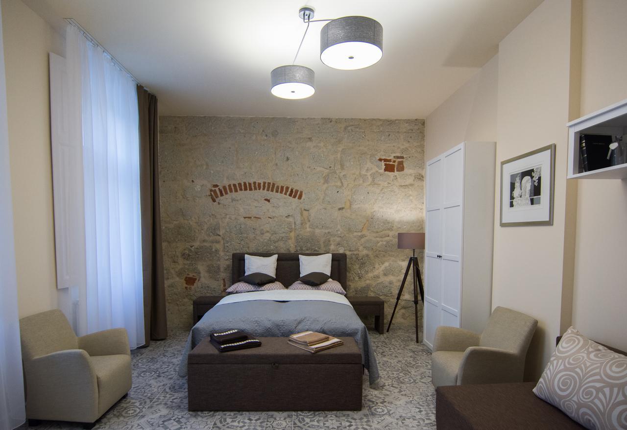 Zora Apartman Eger Luaran gambar